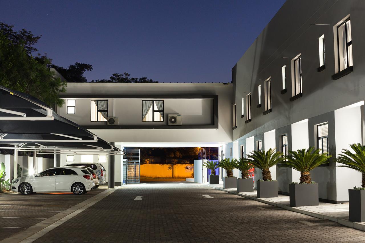 City Mews On Independence Gaborone Dış mekan fotoğraf